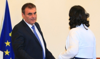 Няма да се вдигат таксите за българските превозвачи
