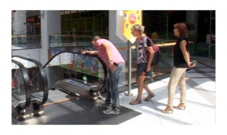 Направиха възстановка на прекатурването на малкия Стефчо от ескалатора в мола