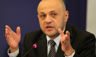 Заплатите скачат с 35 %, ако усвоим европарите