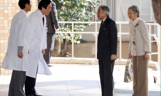 Акихито претърпя сърдечна операция