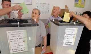 Албания: Мъж влезе да гласува с „Калашников”