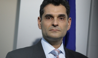 Божан Стоянов ще съди Комисията по досиета