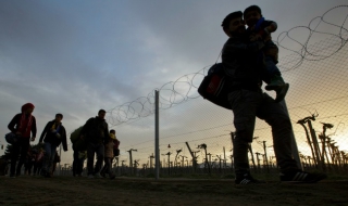 ЕС затваря балканския път за бежанците