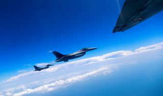 Решението да бъдат прехвърлени F-16 в Украйна е взето, Киев ще получи 100 изтребителя още през август