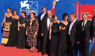 Аплаузи във Венеция за „Белгийският крал”