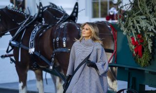 Мелания Тръмп показа коледната украса на Белия дом (ВИДЕО)