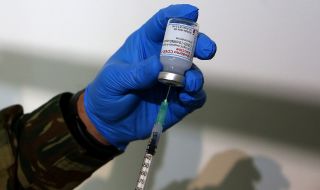Близо сто хиляди души са се ваксинирали в Гърция за ден