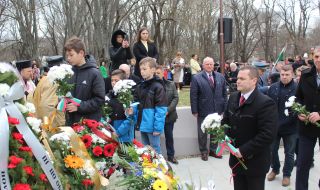 С маршове, стихотворения и молитва русенци отбелязаха 150 години от смъртта на Васил Левски