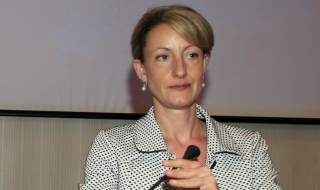 Златанова поиска разнищване на антикорупционната комисия