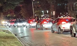 Автономни таксита отново блокираха кръстовище и създадоха хаос (ВИДЕО)