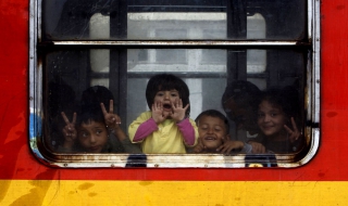 Над 5000 мигранти преминаха от Македония в Сърбия