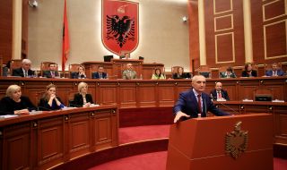 Парламентът на Албания сваля държавния глава