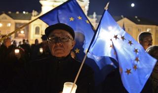 Полша отново отказа да заспи (СНИМКИ)