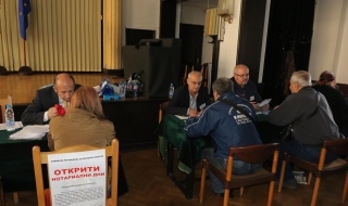 350 души потърсиха безплатен нотариален съвет