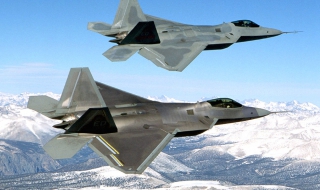 САЩ: Няма решение за разполагането на Ф-22 в Европа