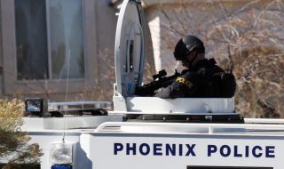 Един убит и 13 ранени при стрелба в Аризона