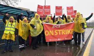 Хаос във Великобритания, стачките продължават