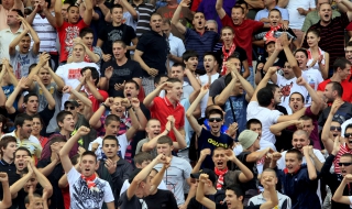 Кръв, протести и неясно бъдеще на „Армията”