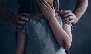 Учител изнасилвал пет години 13-годишната си дъщеря
