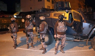 По следите на ПКК! Мащабна полицейска операция в Истанбул
