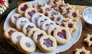 Рецепта на деня: Класически линцери с мармалад