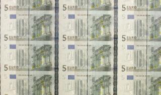 Финансова секира от гръцките банкомати