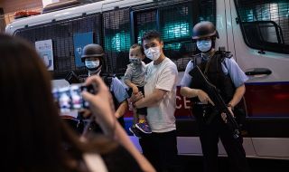 Тревога в Шанхай! На посетители на "Дисниленд" е било наредено да си останат вкъщи