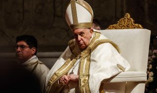 Папа Франциск оглави литургията за католическия Великден пред десетки хиляди поклонници и туристи