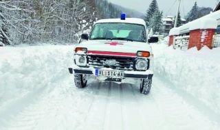 Снегът затвори всички пътища между вътрешността и крайбрежието в Хърватия