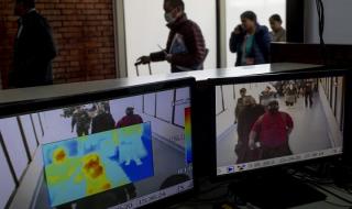 Наблюдават трима българи със симптоми на коронавирус