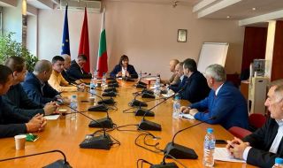 БСП решиха да не пращат представител в делегацията на Петков в Киев 