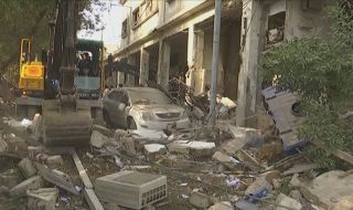 Експлоадира банка в Карачи, загинаха поне 15 