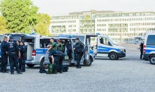 Флашмоб доведе до сблъсъци с полицията във Франкфурт