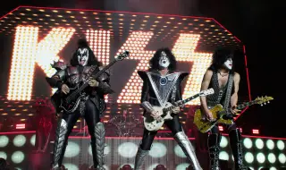 "KISS" сложиха край на турнетата си, дигитални аватари вече ще ги заместват на сцената (ВИДЕО)