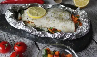 Рецепта на деня: Бял амур на скара във фолио