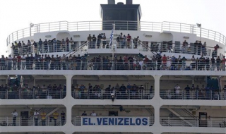 Сблъсъци между имигранти и полиция на остров Лесбос
