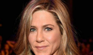 Дженифър Анистън: Косата ми е проклятие!