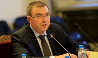 Костадин Ангелов: Не сме обсъждали да оттеглим кандидатурата на Росен Желязков