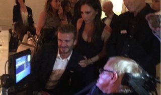 Стивън Хокинг определи себе си и Дейвид Бекъм като британски икони