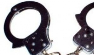 Двама полицаи от СДВР са задържани за наркотици. Единият стрелял срещу колеги