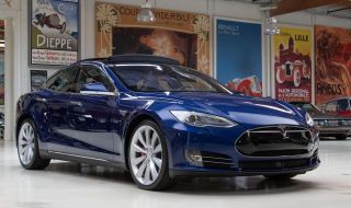 Джей Лено продава своята Tesla Model S