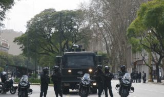 Безпорядък, грабежи и арести в Аржентина