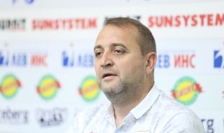 Националният волейболен селекционер на България подаде оставка
