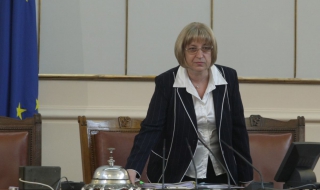 Цачева обеща СРС за брокерите на гласове