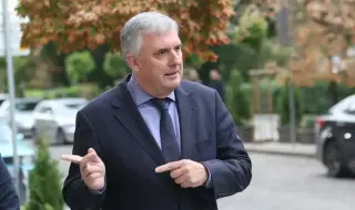 Калфин: Абсолютно е възможно партията на Радев да „заличи” БСП