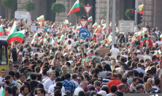 България ще има още да страда