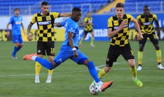 Китайски клуб се нареди на опашката за Найджъл Робърта