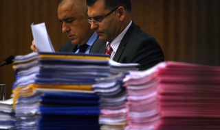 От 1 юли чиновниците с нови заплати