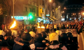 Втори ден на ожесточени протести в Македония