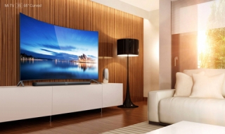 65-инчов извит телевизор за по-малко от $1400